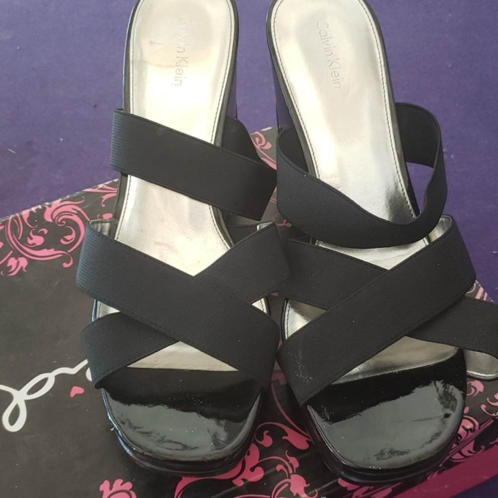 Shoes - Picture 3 of 4